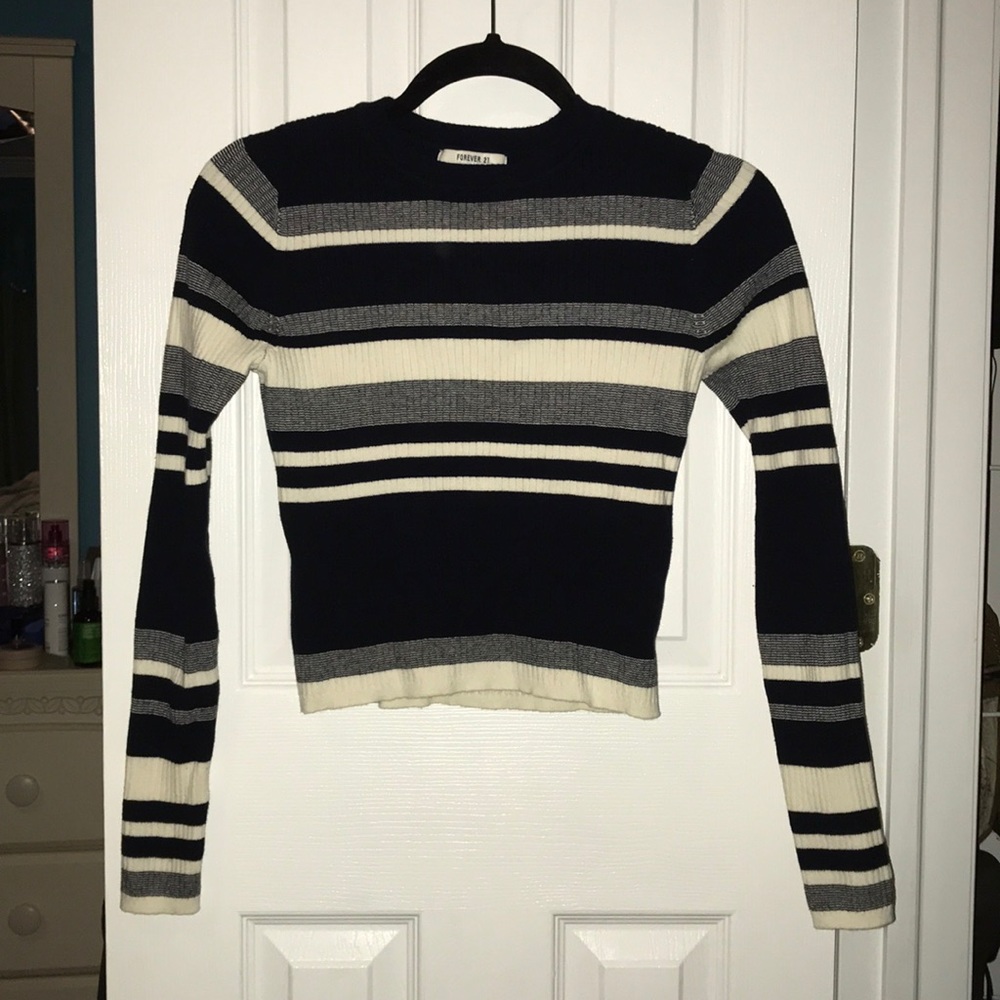 Cropped navy and white stripped sweater